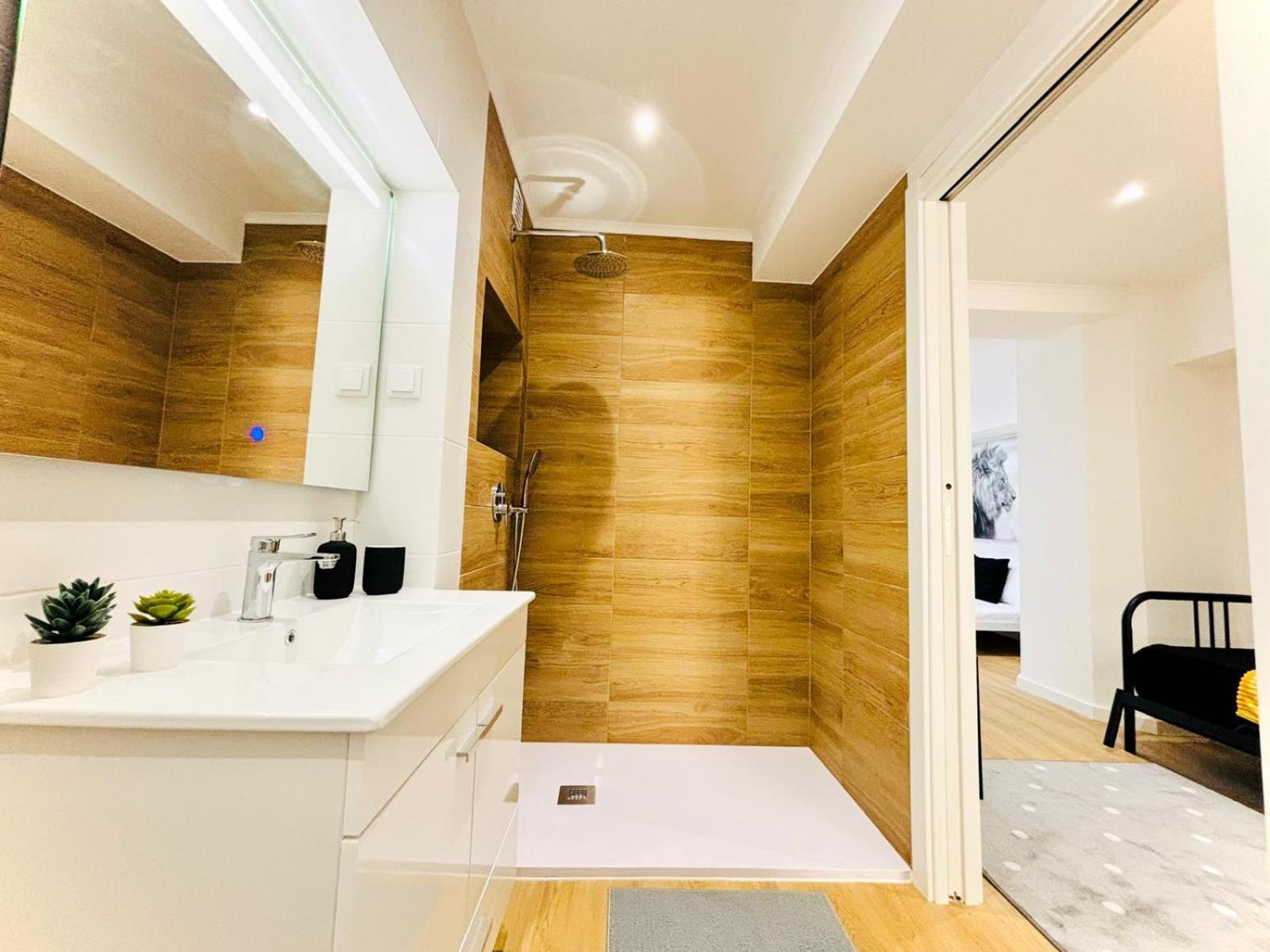Apartment Luxury Flat, Perfect And Ideal For Tourists *
